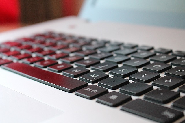 klávesnice laptopu